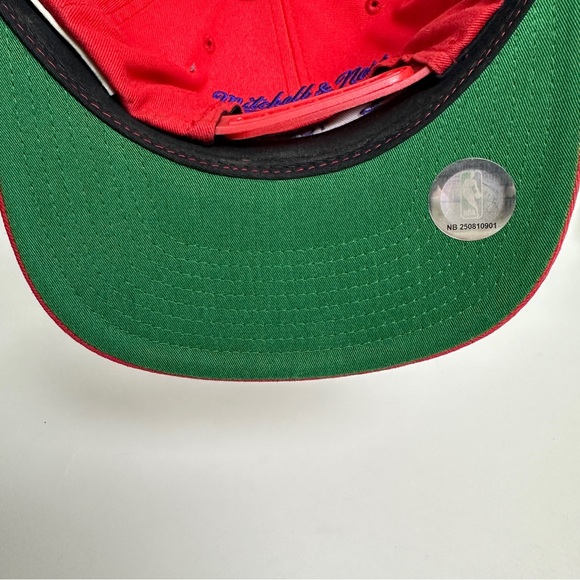 Toronto Raptors Mitchell & Ness Red Snapback - Picture 4 of 6